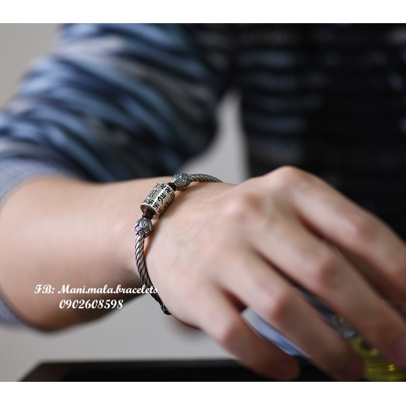 Vòng Tay chỉ tơ kết charm Bạc S925 Hoa Sen và Om mani padme hum Tây Tạng