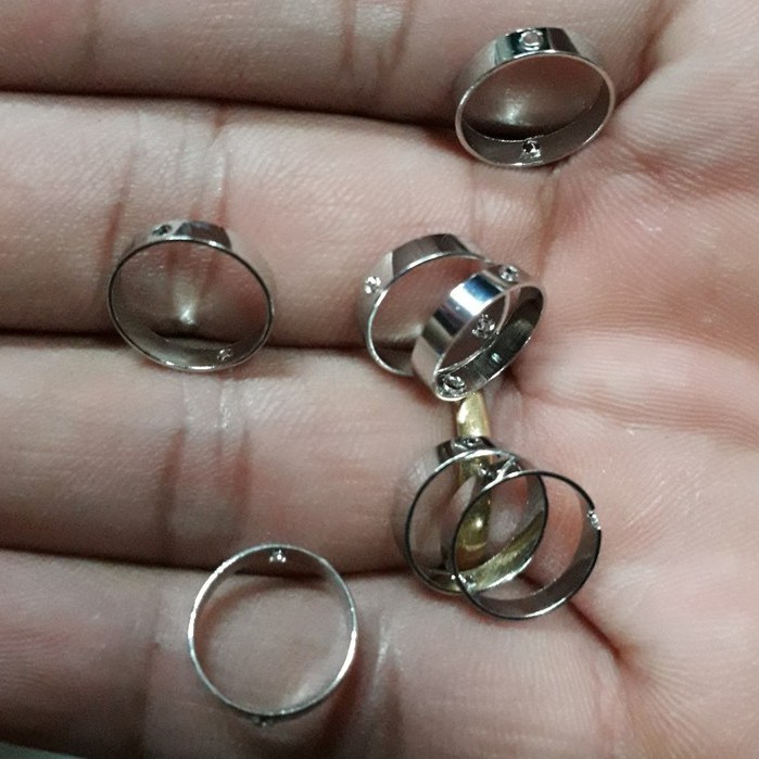 Sỉ charm inox xỏ lồng hạt 10mm : sỉ 10 cái giá 17k