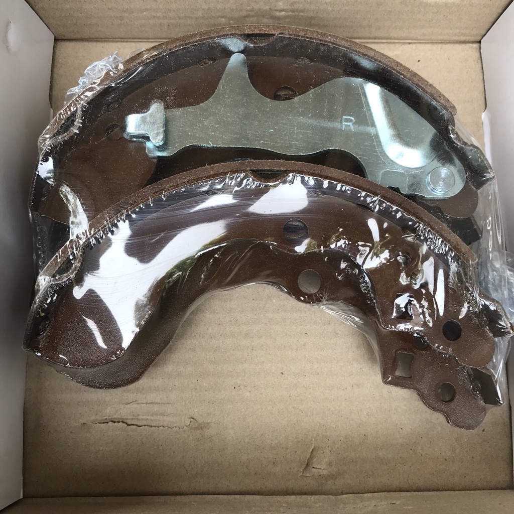 Bộ 4 guốc phanh sau cho Suzuki XL7 và Ertiga (2014 - nay)