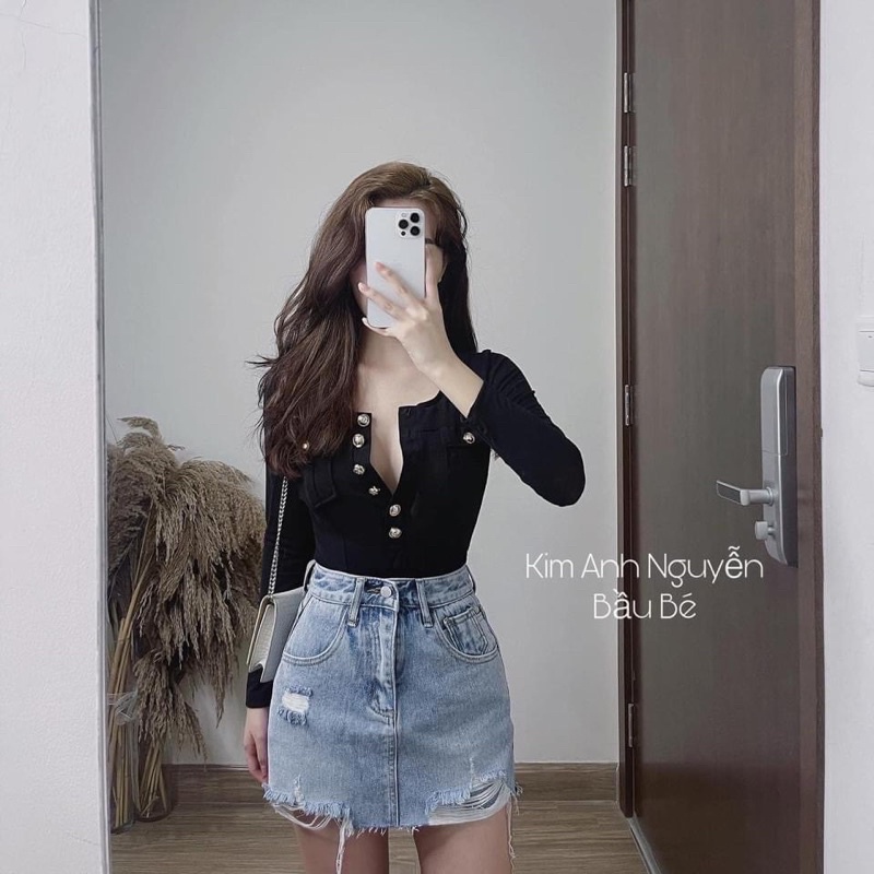 Áo thun len đính khuy vàng túi ngực mẫu mới | BigBuy360 - bigbuy360.vn