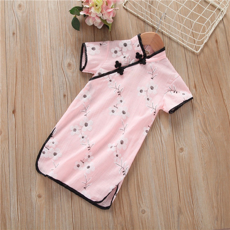 Sườn xám in họa tiết hoa xinh xắn cho bé gái-Sườn xám hoạ tiết hoa phong cách truyền thống cho bé