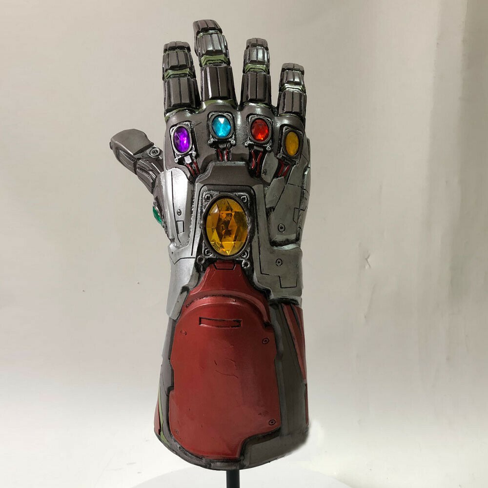 Găng tay hóa trang nhân vật vô cực trong phim Avengers