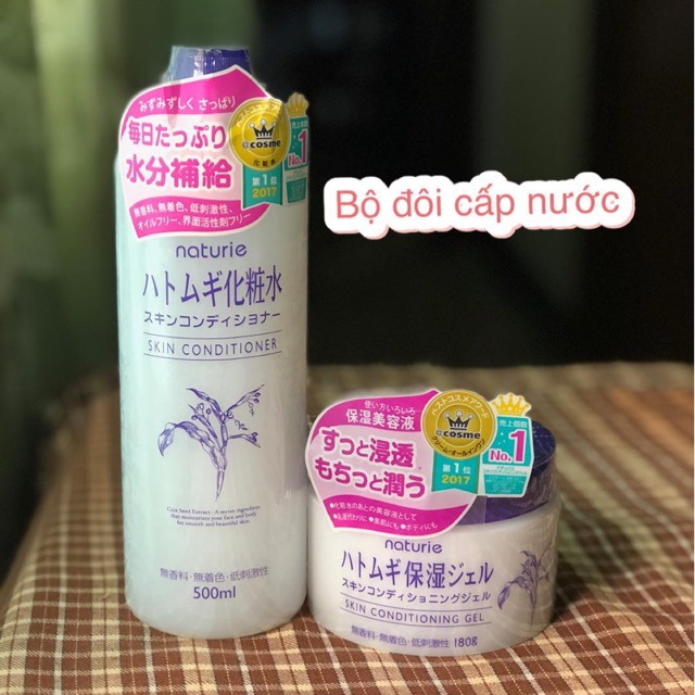 Kem Dưỡng Ẩm Hạt Ý Dĩ Naturie của Nhật cùng với Lotion Dưỡng Ẩm Hạt Ý Dĩ Naturie