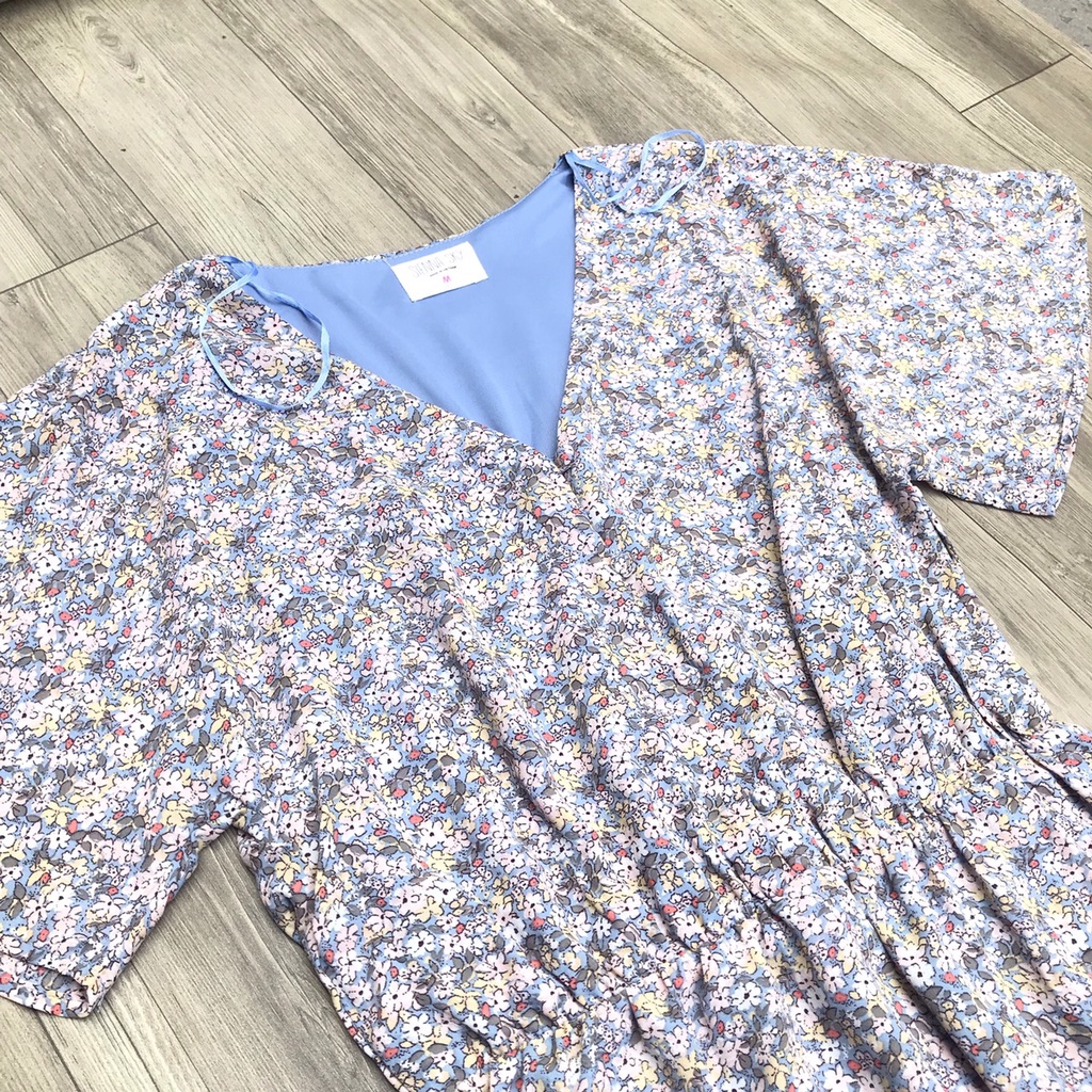 Đầm voan cổ V hoạ tiết hoa nhí SiennaSky xuất khẩu