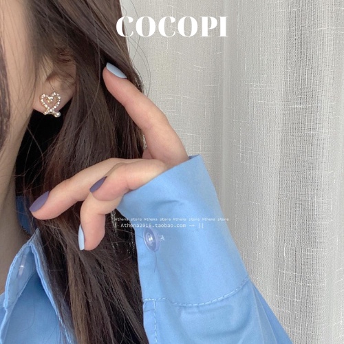 Bông Tai, Khuyên Tai hình trái tim rỗng đính đá lấp lánh COCOPI Accessories - BT055