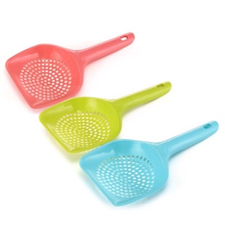 Xẻng xúc cát lọc cát cho mèo