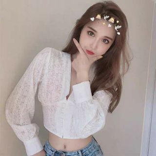 2 Áo croptop trắng ren + đồ đi kèm