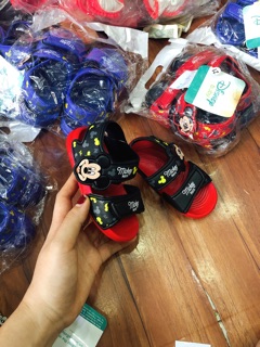 Sandal mickey siêu nhẹ cho bé trai