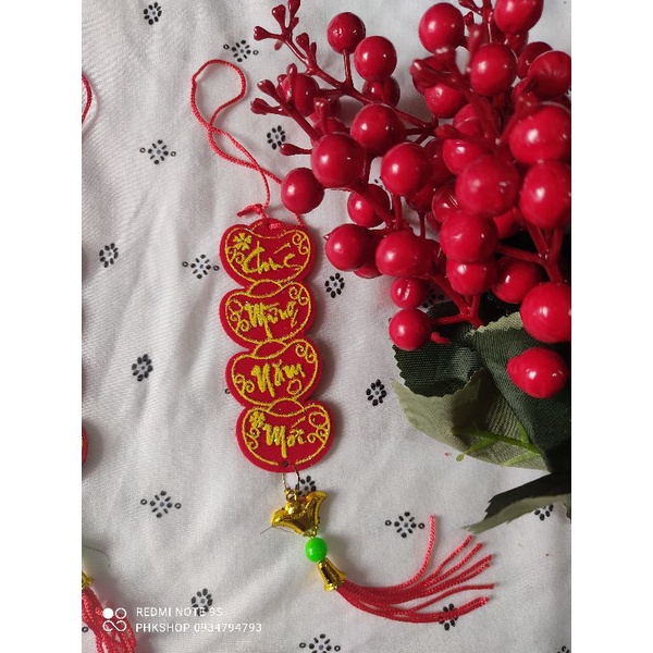 Dây đỏ treo đào đông nụ tầm xuân trang trí Tết