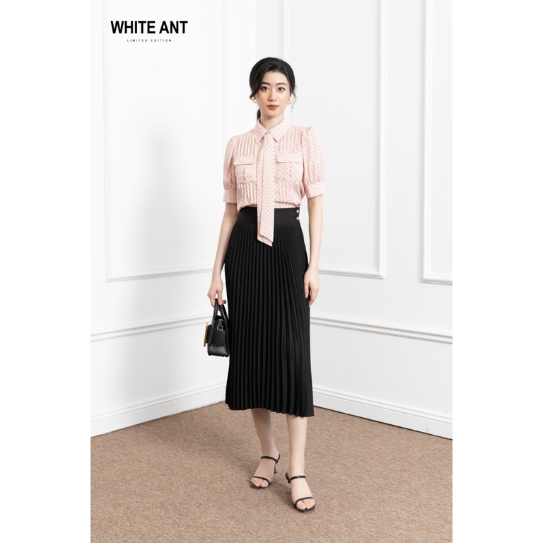 Áo Sơ Mi Nữ Công Sở Ngắn Tay WHITE ANT Cổ Đức Xếp Ly Họa Tiết Chấm Bi, Chất Liệu Chiffon Thoáng Mát 171412013.050