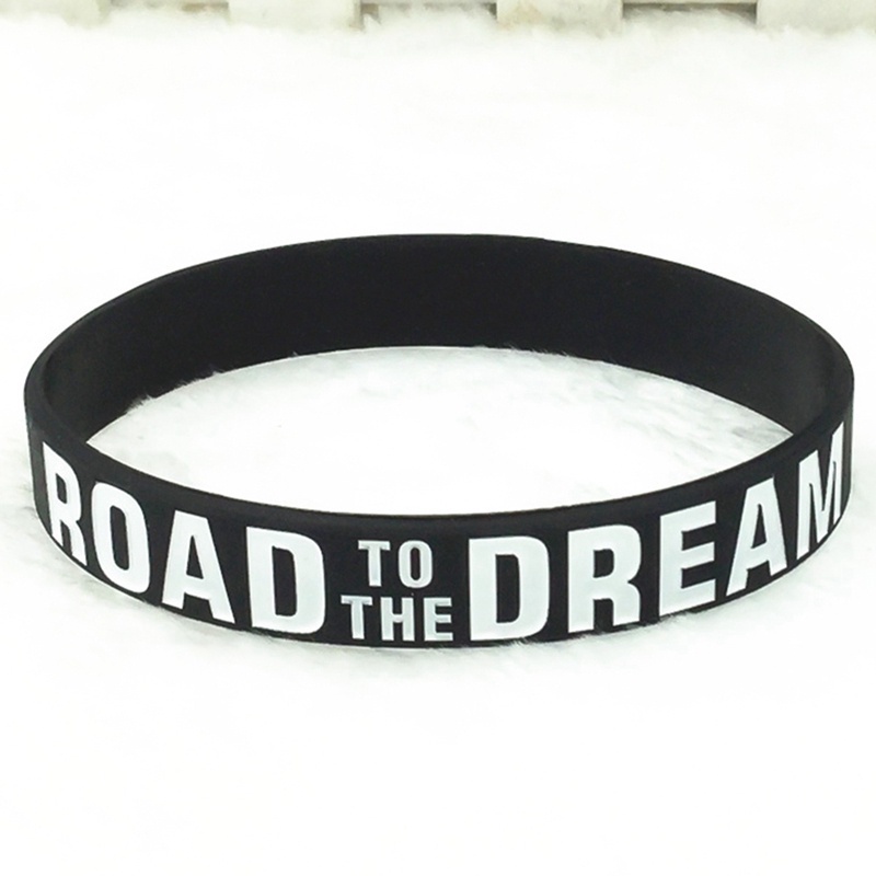 Vòng Tay Silicone Cao Su Co Giãn Mặt Khắc Chữ &quot;Motivational Road to the Dream&quot;