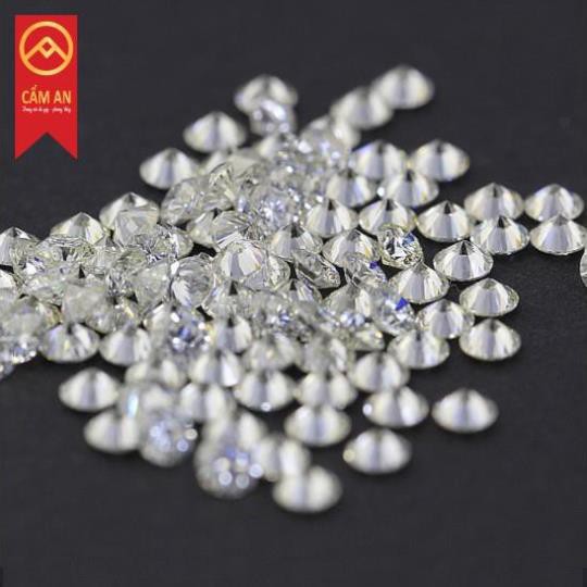 Đá đính răng Kim Cuong Moissanite gắn răn sáng lấp lánh mẫu đế nhọn đẹp bền lâu năm.