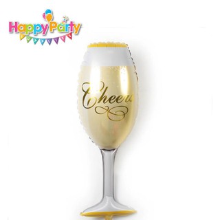 Bóng hình chai rượu và ly