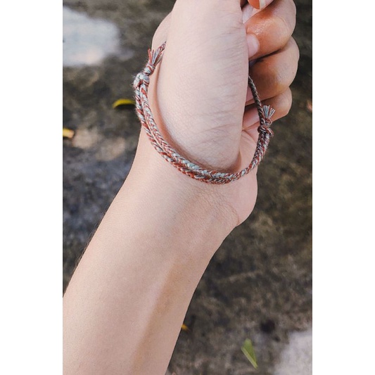 Vòng handmade bính phối màu đỏ nâu xanh