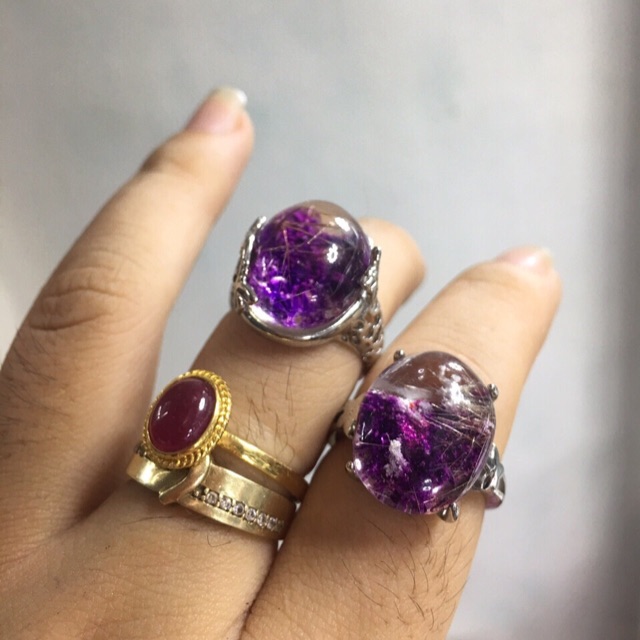 Mặt Ưu linh tím  tóc