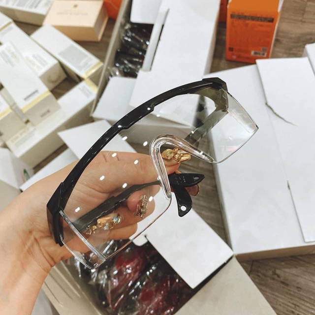 Kính mắt bảo vệ