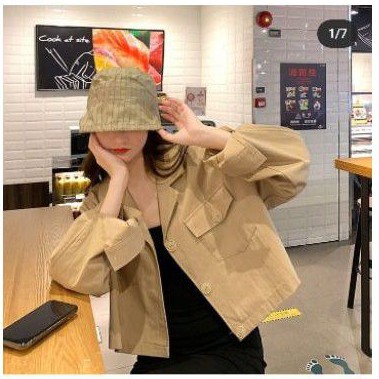 Khoác kaki dáng croptop