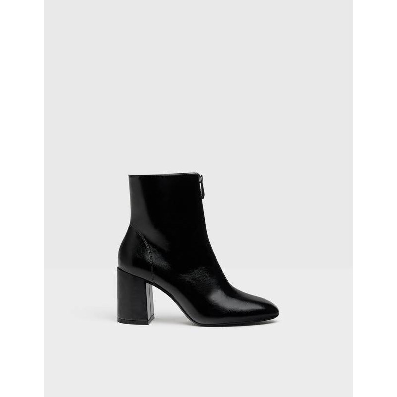 Bốt da nữ Bershka