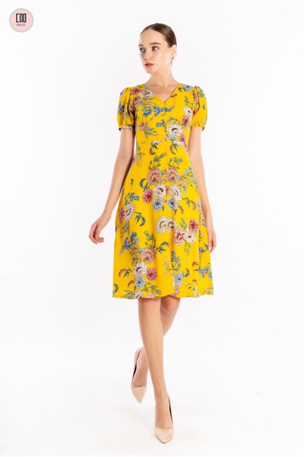 Đầm hoa vàng nút bọc Caohouse