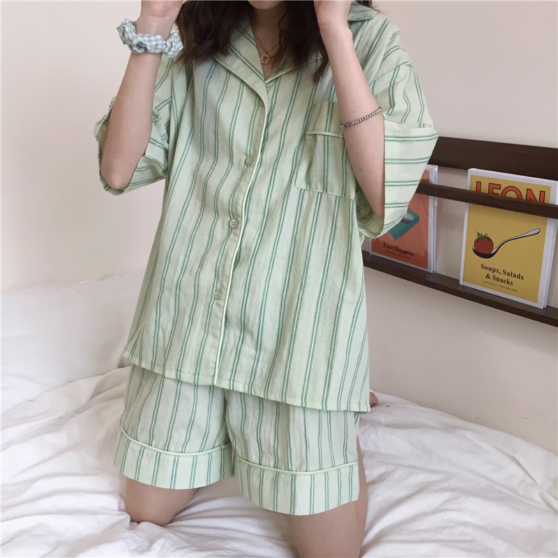 Đồ ngủ pijama Hàn Quốc kẻ sọc xanh lá cộc tay quần đùi ullzang dễ thương