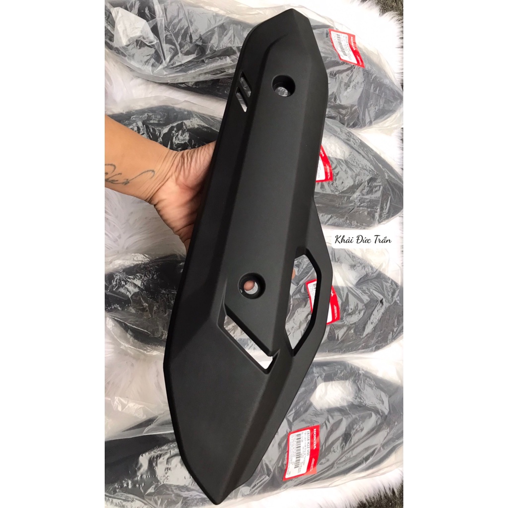 Ốp bô, che bô, tấm cách nhiệt ống xả zin Airblade 160  mẫu mới chính hãng Honda 18318-K2Z-V00