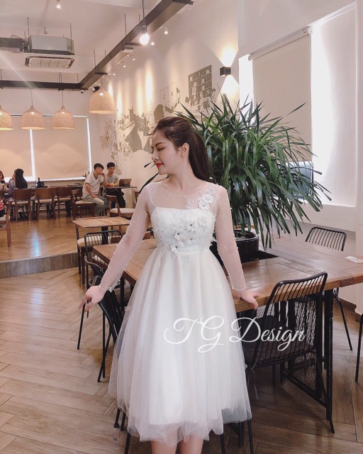 Váy đính hoa đá