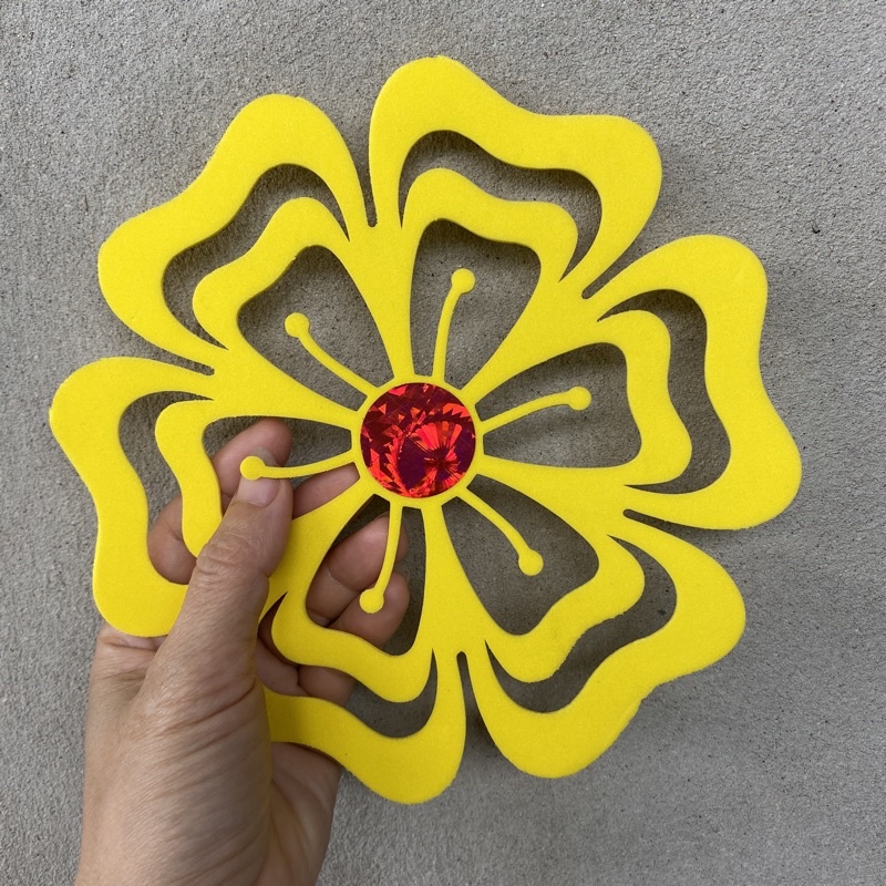 Hoa mai xốp dán tường