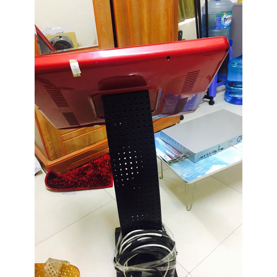 Màn hình cảm ứng Việt Ktv 19'' đỏ qua sử dụng