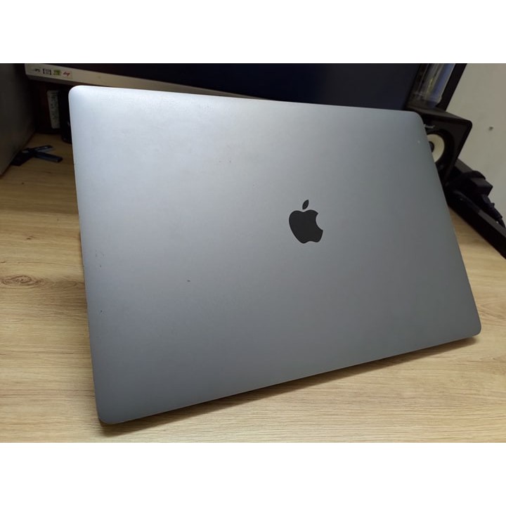 Macbook Pro 2018 15 inch I7/16G/256G