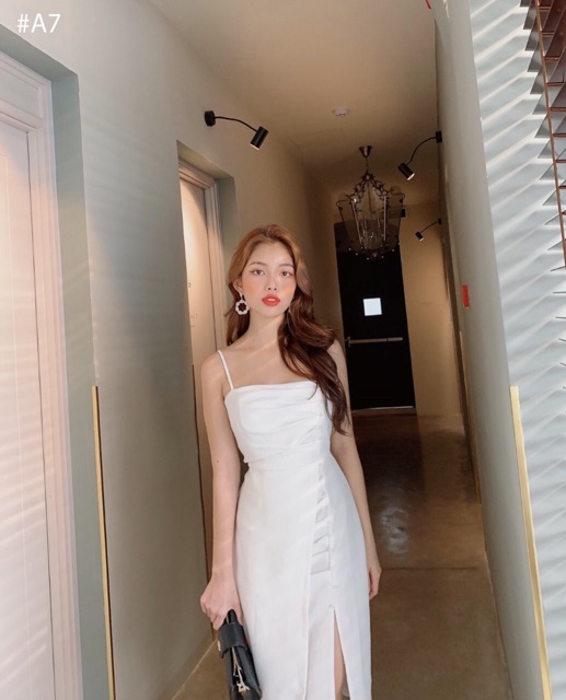 [Mã WARN25 giảm 25k đơn 200k] Đầm hai dây xẻ tà 🪀FREESHIP 🪀 | BigBuy360 - bigbuy360.vn