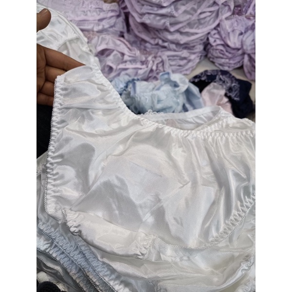 Quần lót thủ công