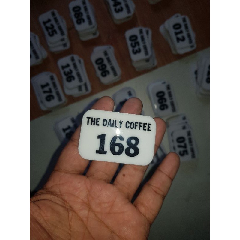 Thẻ giữ xe . thẻ số mica