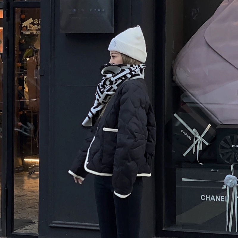 Áo Khoác Mỏng Dáng Ngắn Màu Đen Thời Trang Mùa Đông Cho Nữ