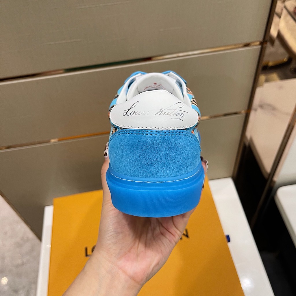 Giày sneakers nam da thật Louis Vuitton LV thiết kế thể thao, màu sắc tươi sáng, độc đáo mang đến sự nổi bật