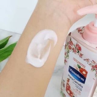 Dưỡng trắng Body Vaseline Hana 500ml