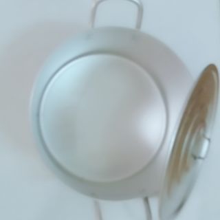Nồi nhôm luộc gà