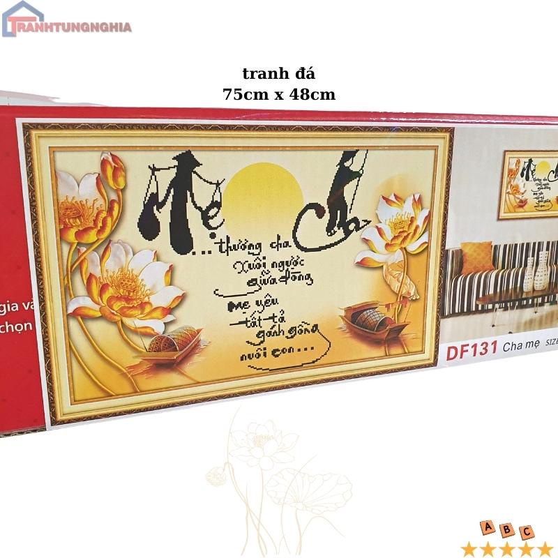 Tranh đính đá cha mẹ 75cm x 48cm