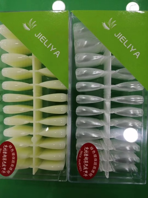 Móng úp thang và nhọn hộp 504 móng