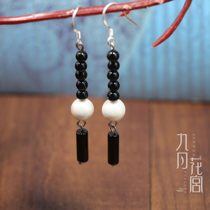 Antique Retro Long Elegant Fritillary Pearl Earrings Black and White Agate All-Match Sterling Silver Tassel Earrings Earrings