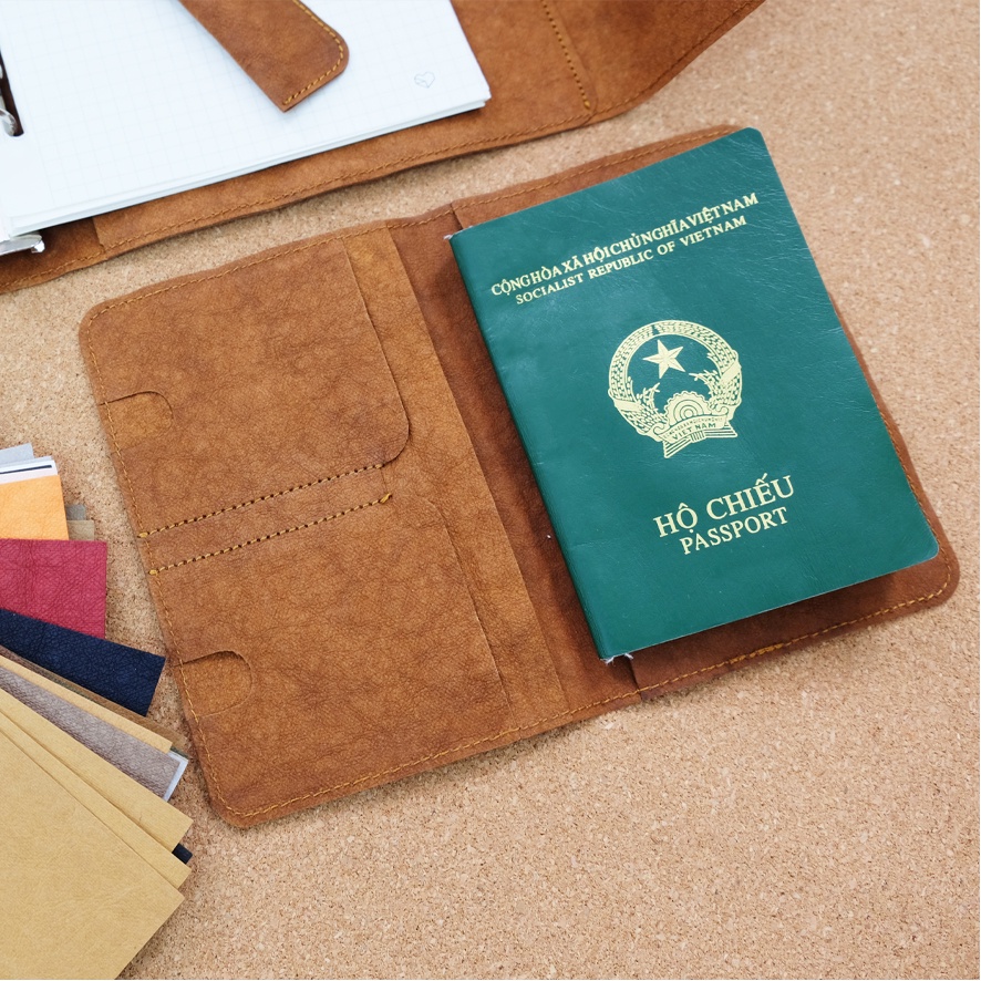 Bọc Hộ Chiếu Passport, Vỏ Bao Hộ Chiếu Bằng Da Thực Vật, Ví Passport BST 01 - Sổ Tay Kiss