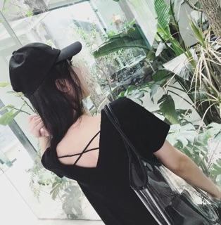 Váy suông dây đan cổ tim