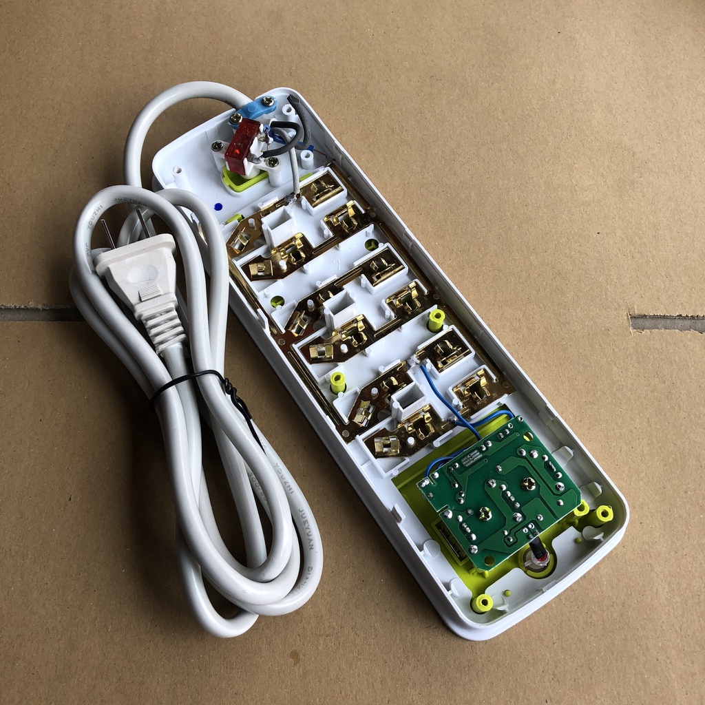 Ổ cắm điện đa năng có cổng usb sạc pin chuyển đổi thông minh chống giật phích dây dài 1m3 với 6 ổ cắm cùng 3 khe cắm USB