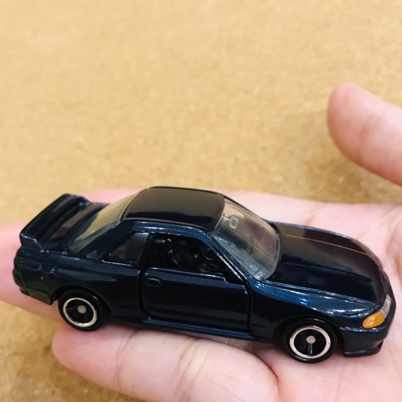 Xe Tomica nissan skyline gt-r r32