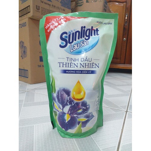 Nước lau sàn Sunlight hương hoa diên vỹ túi 550ml Hàng khuyến mãi có dính keo