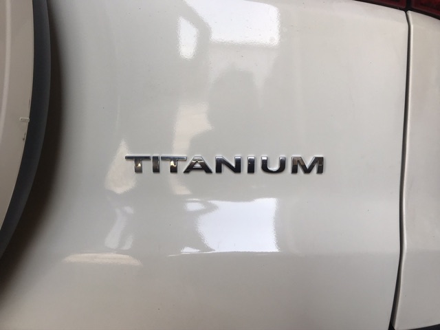 Logo chữ TITANIUM dành cho ford everest, ecosport, ranger focus