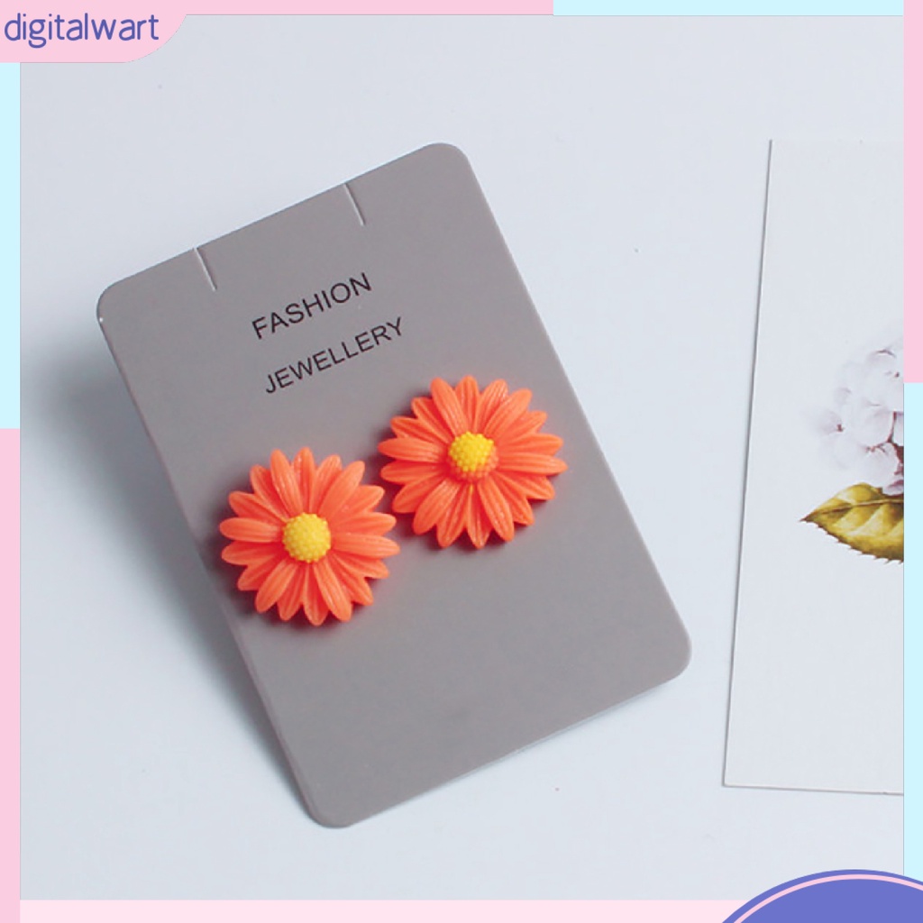Đôi bông tai hình hoa cúc xinh xắn thời trang cho nữ