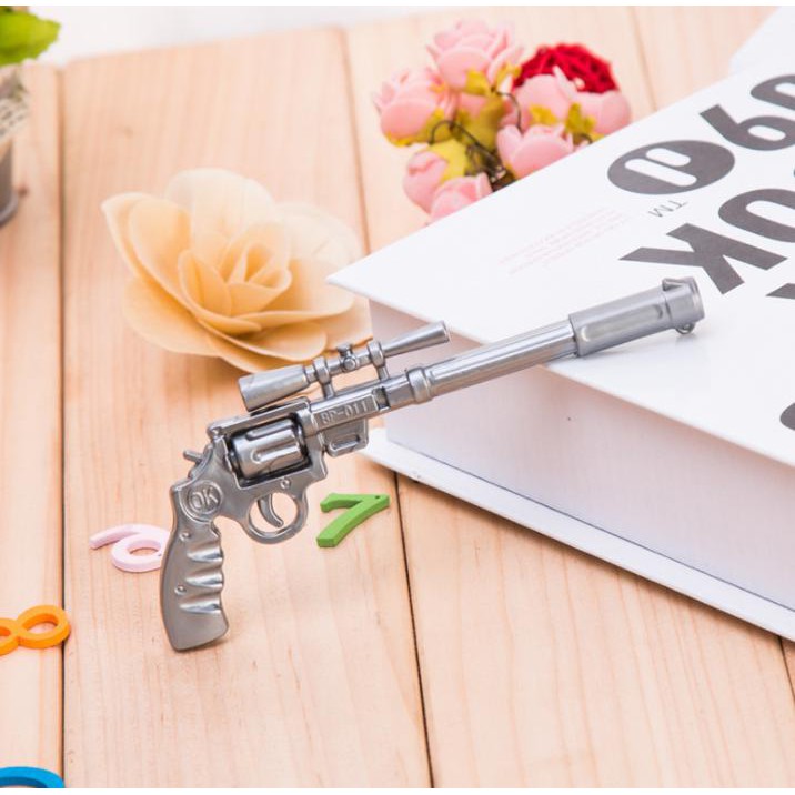 Bút bi hình súng đen