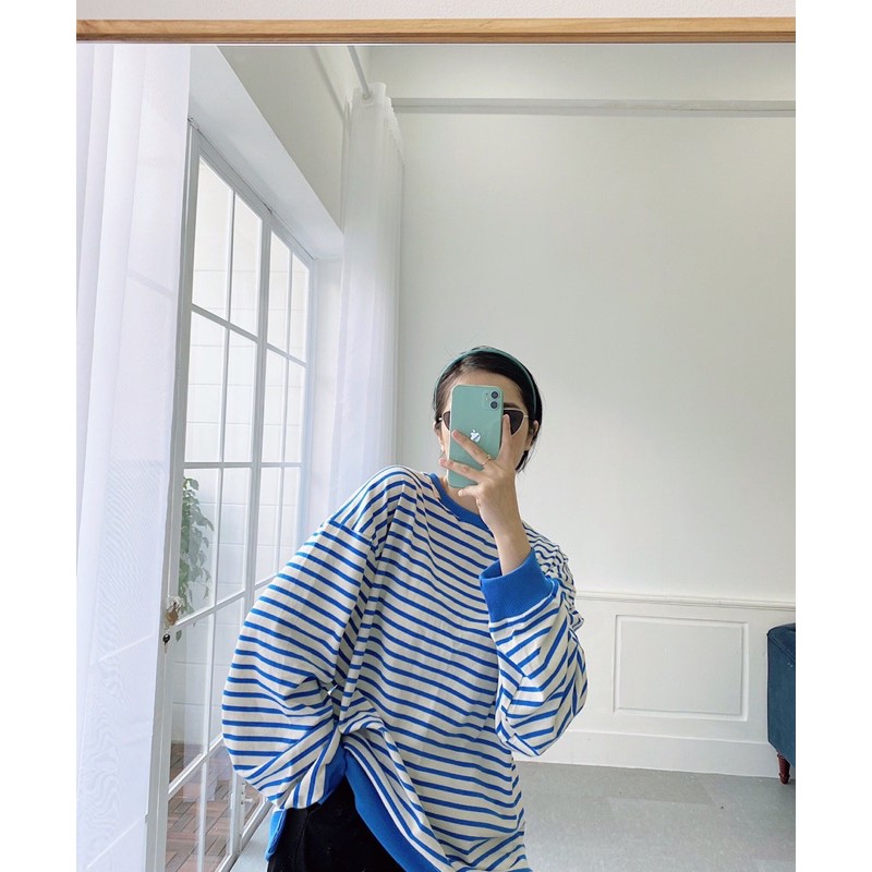 Áo sweater sọc đính tag