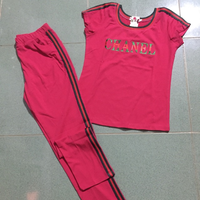 Đồ bộ tay ngắn phong cách thể thao, thun cotton thích hợp cho chị em trung niên mặc ở nhà