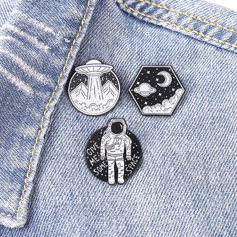 Pin cài áo không gian Space Astronaut UFO - GC494